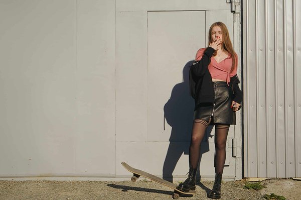 Tips for wearing a leather skirt in a professional environment